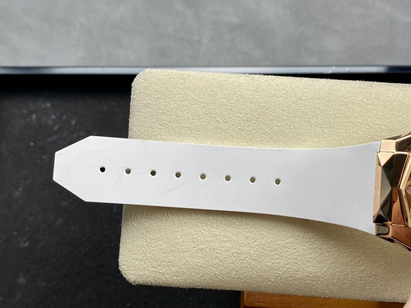 ウブロコピー時計着用イメージ